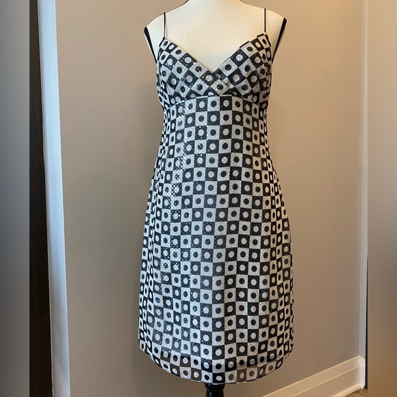 Laundry By Shelli Segal Dresses & Skirts - Laundry by Shelli Segal sparkly cocktail/event/date dress Size 8 gently used